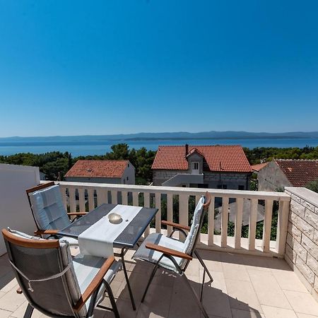 Apartments Kristian Бол Екстериор снимка