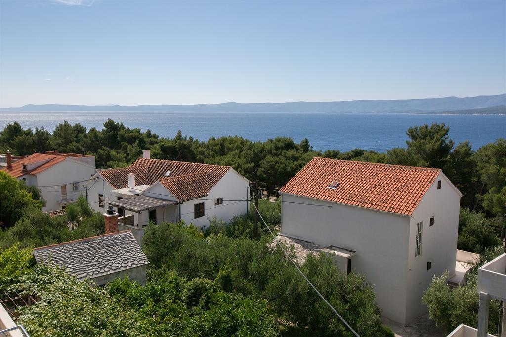 Apartments Kristian Бол Екстериор снимка